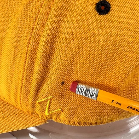 Vtg Wichita State Shockers NCAA Fitted 7 1/2 Cap Hat Zephyr Logo Mens WSU 90s - Picture 14 of 16